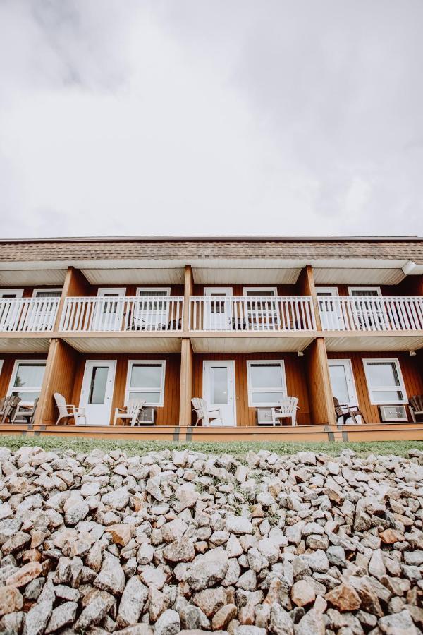 La Place Rendez-Vous Hotel Fort Frances Exterior foto