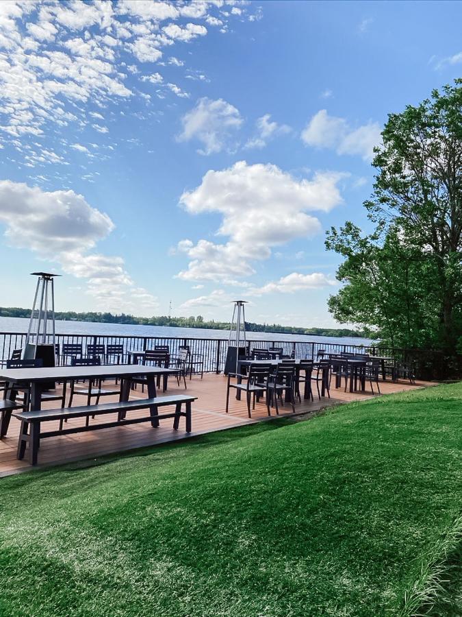 La Place Rendez-Vous Hotel Fort Frances Exterior foto
